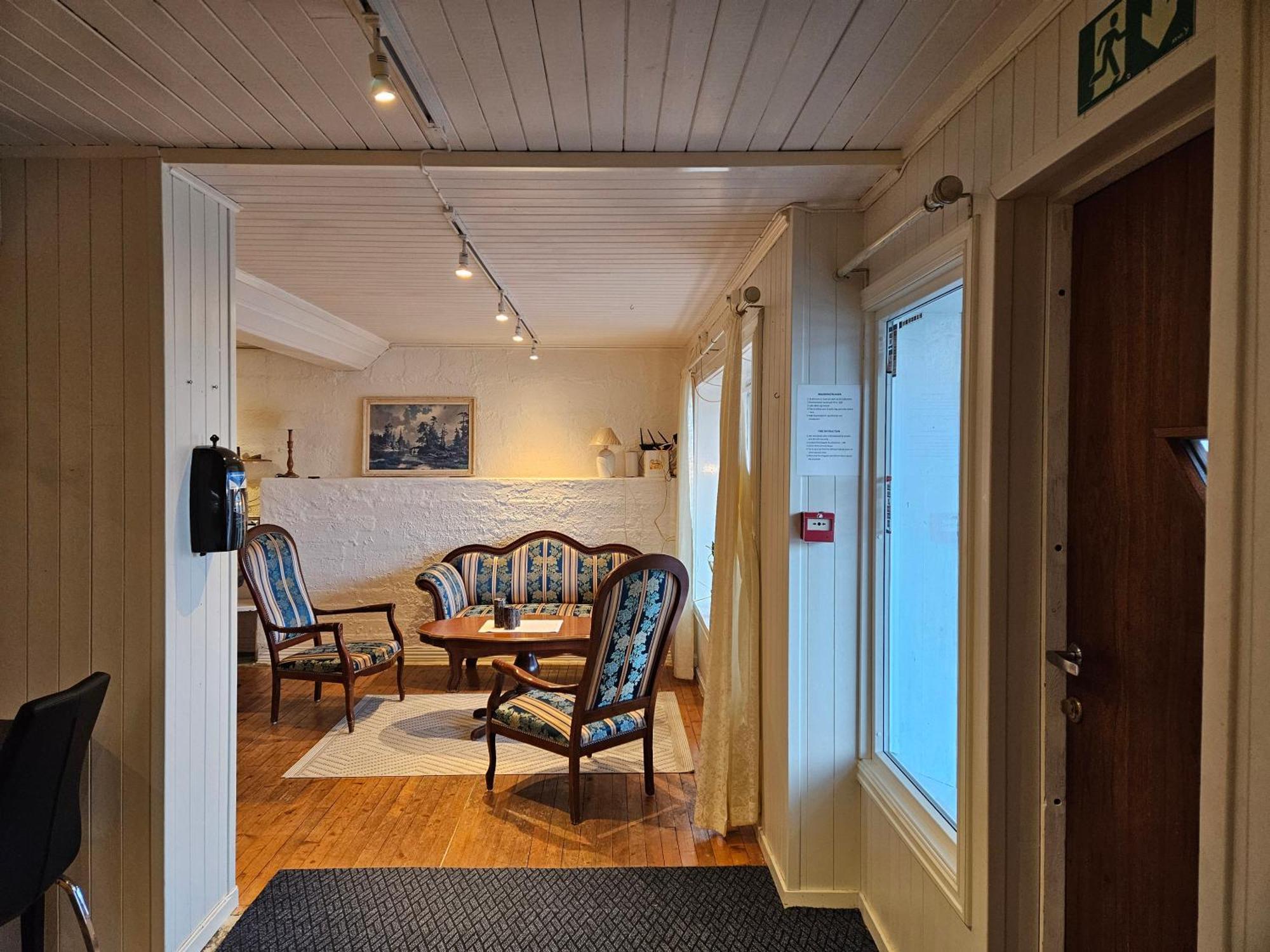 Hotel Risoyhamn Kafe Exteriér fotografie